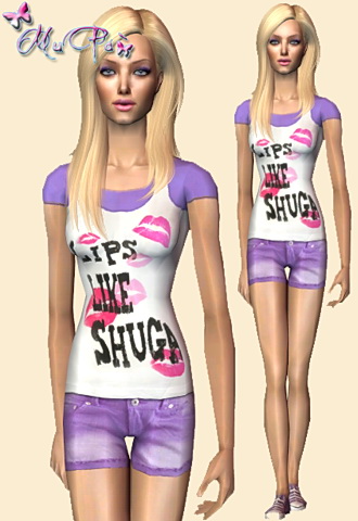 Colorful layered t-shirt featuring lilac denim short jeans.